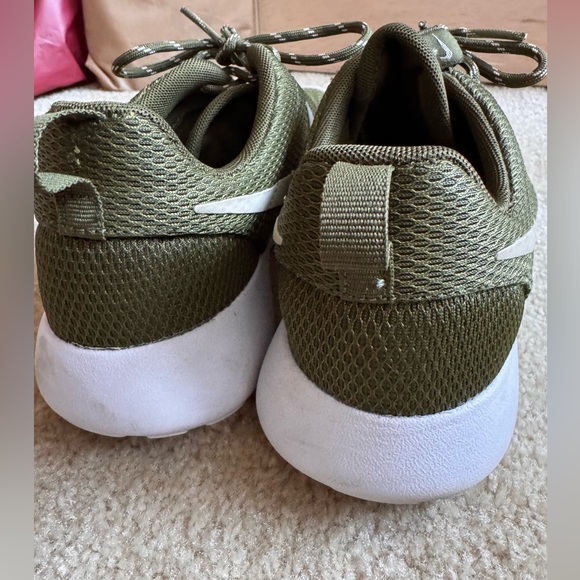 Nike Roshe - Picture 4 of 5